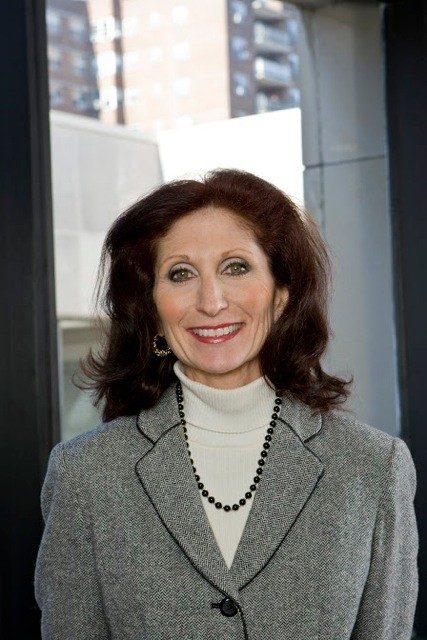 Headshot of Dr. Lisa R. Braverman